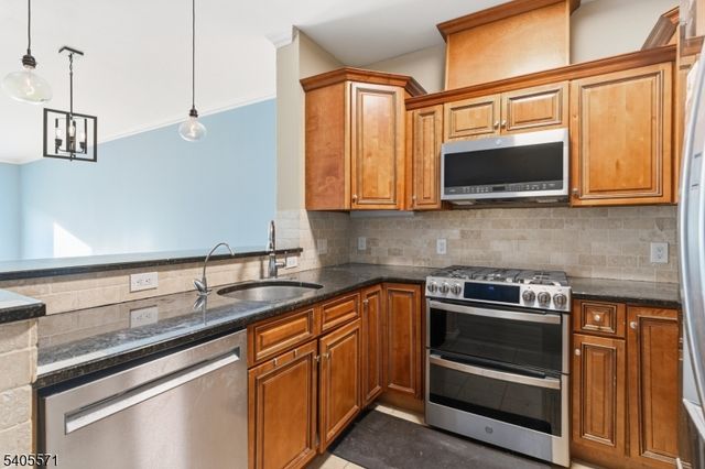 21 Freeman St A2, Newark City, NJ 07105