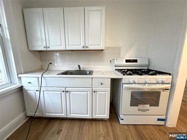 257 Roff Avenue, Palisades Park, NJ 07650