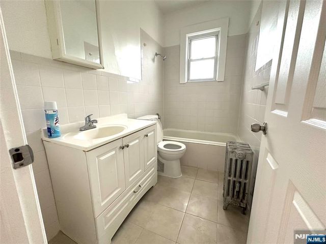257 Roff Avenue, Palisades Park, NJ 07650