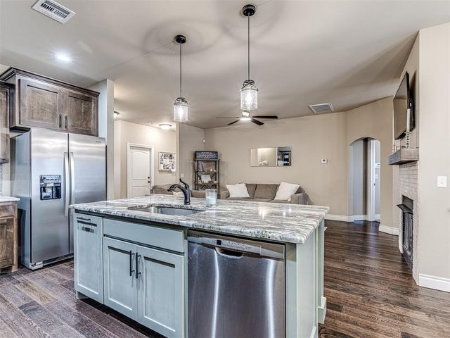 321 Golden Leaf Court, Moore, OK 73160