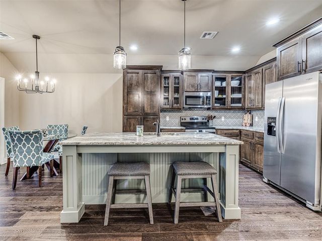 321 Golden Leaf Court, Moore, OK 73160