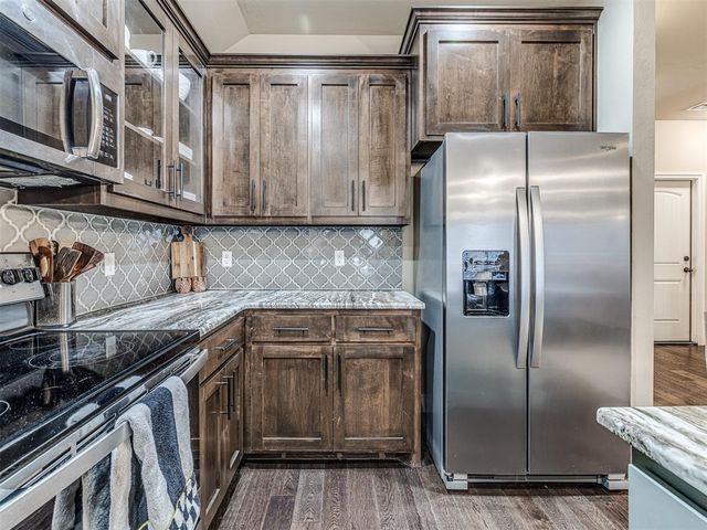 321 Golden Leaf Court, Moore, OK 73160