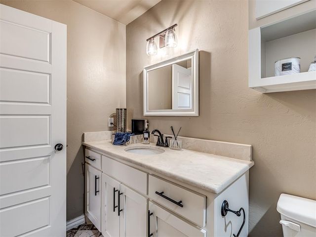 321 Golden Leaf Court, Moore, OK 73160