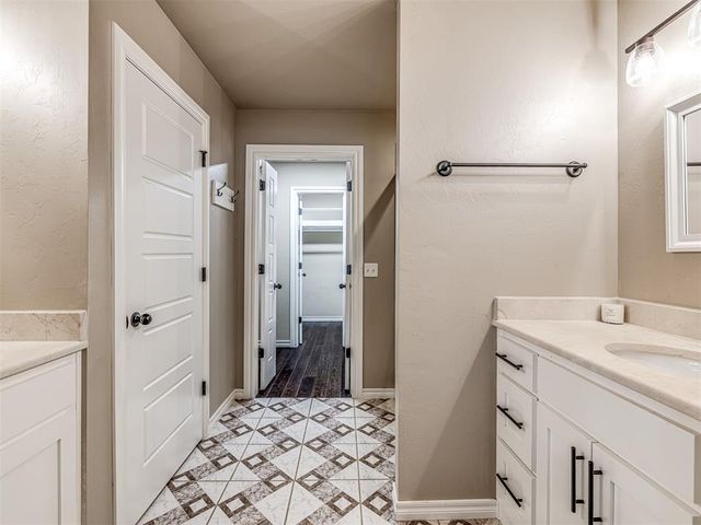 321 Golden Leaf Court, Moore, OK 73160