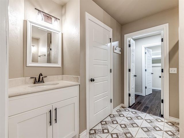 321 Golden Leaf Court, Moore, OK 73160