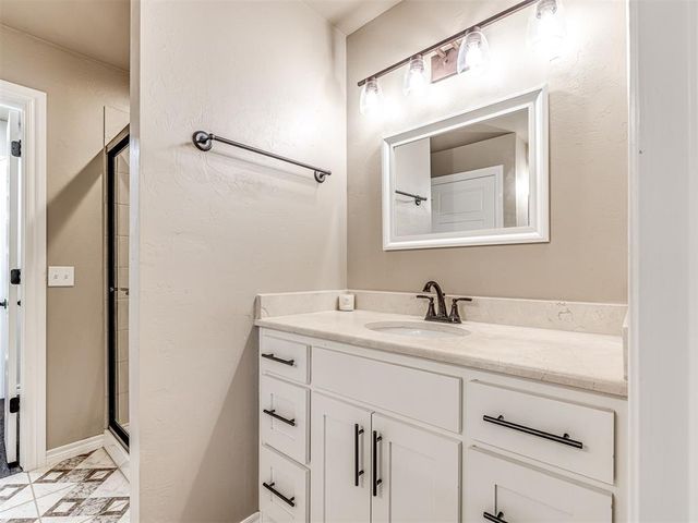 321 Golden Leaf Court, Moore, OK 73160