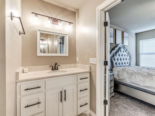 321 Golden Leaf Court, Moore, OK 73160