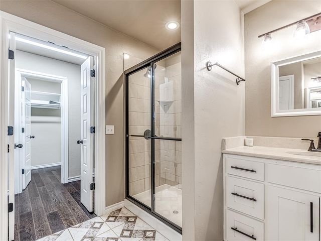 321 Golden Leaf Court, Moore, OK 73160