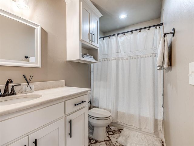 321 Golden Leaf Court, Moore, OK 73160