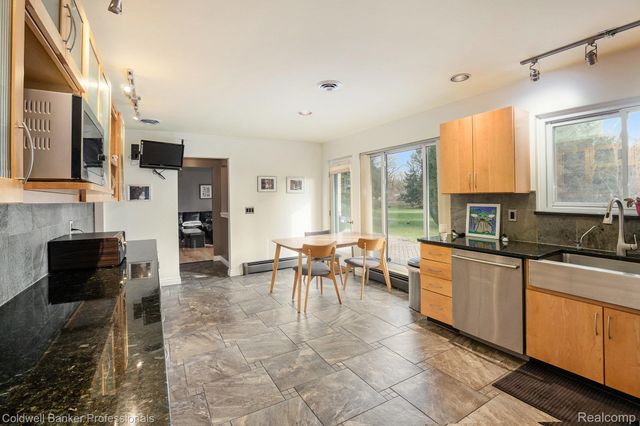 3972 Chevron Drive, Highland Charter Township, MI 48356