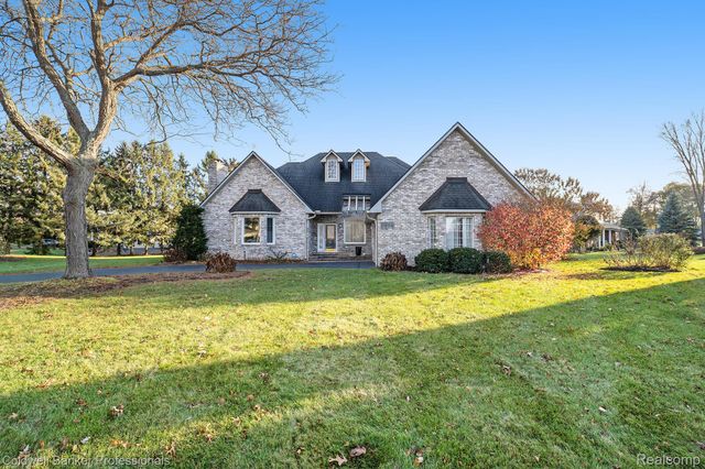 3972 Chevron Drive, Highland Charter Township, MI 48356