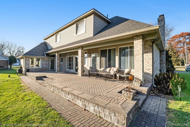 3972 Chevron Drive, Highland Charter Township, MI 48356