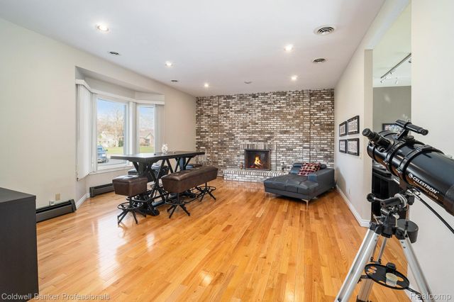 3972 Chevron Drive, Highland Charter Township, MI 48356