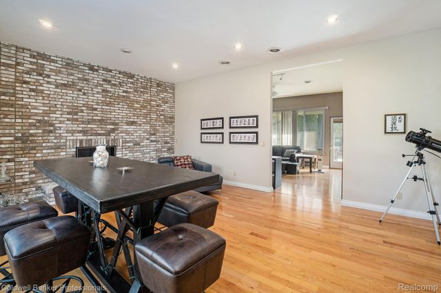 3972 Chevron Drive, Highland Charter Township, MI 48356