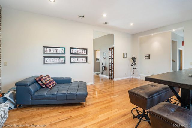 3972 Chevron Drive, Highland Charter Township, MI 48356