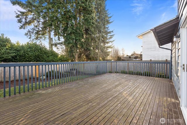 9323 10th Avenue SE, Everett, WA 98208