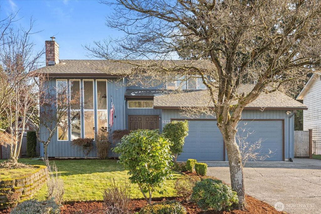 9323 10th Avenue SE, Everett, WA 98208