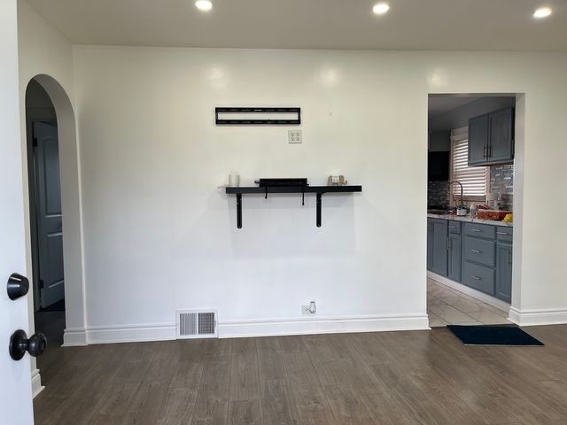 93 E 151st Street, Harvey, IL 60426