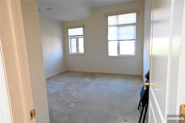 105 Hudson Cove 105, Edgewater, NJ 07020