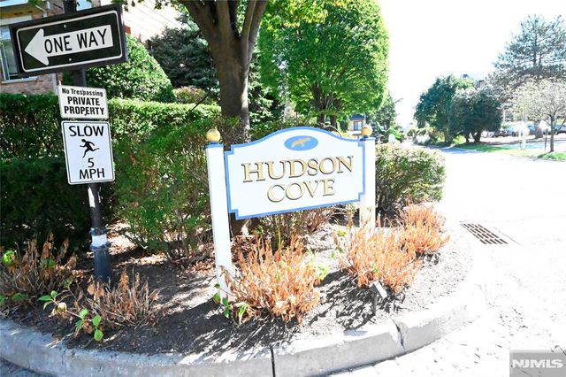 105 Hudson Cove 105, Edgewater, NJ 07020