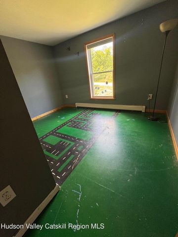 72 Van Brunt Drive, Athens, NY 12015