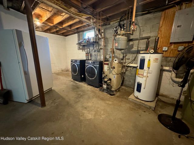 72 Van Brunt Drive, Athens, NY 12015