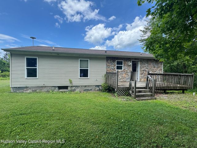 72 Van Brunt Drive, Athens, NY 12015