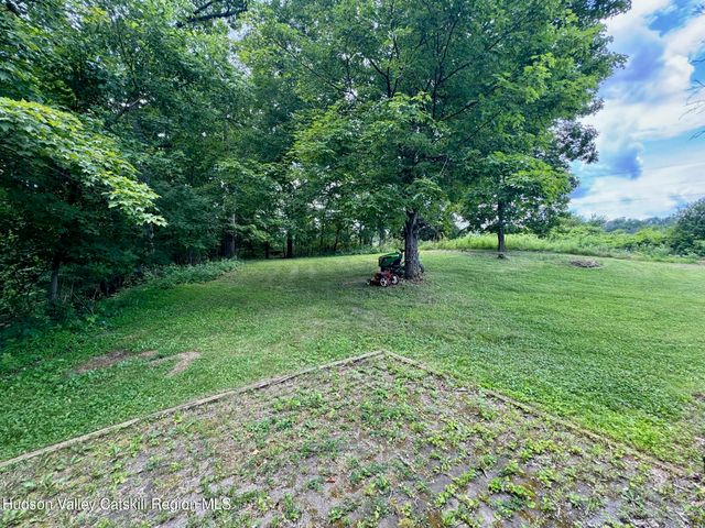 72 Van Brunt Drive, Athens, NY 12015