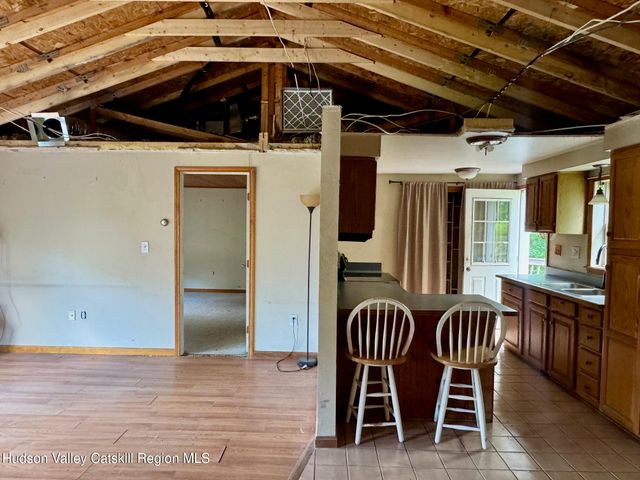 72 Van Brunt Drive, Athens, NY 12015