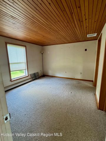 72 Van Brunt Drive, Athens, NY 12015