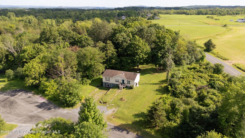 72 Van Brunt Drive, Athens, NY 12015