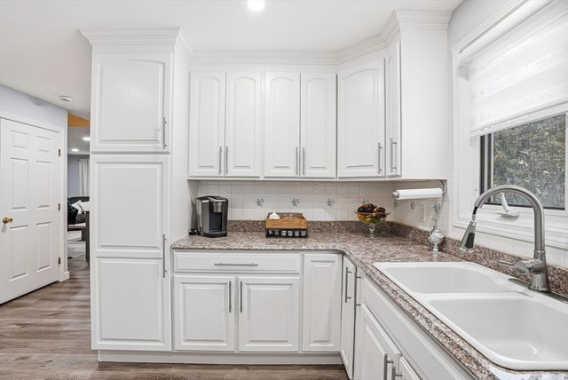 77 Carter St, Leominster, MA 01453