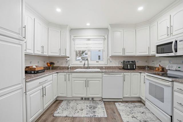 77 Carter St, Leominster, MA 01453