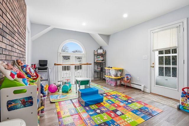 77 Carter St, Leominster, MA 01453