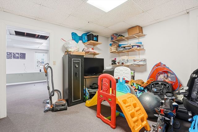 77 Carter St, Leominster, MA 01453