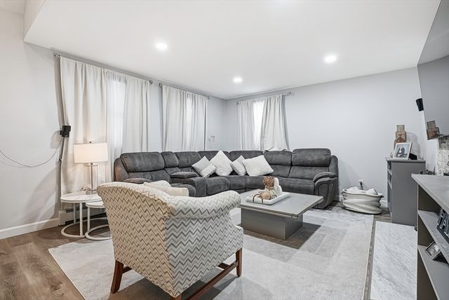 77 Carter St, Leominster, MA 01453