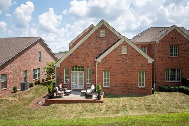 114 Nickolas Cir, Lebanon, TN 37087