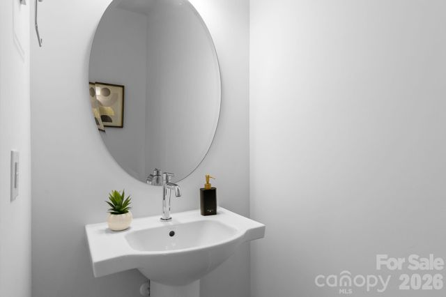 3920 Hager Drive, Charlotte, NC 28208