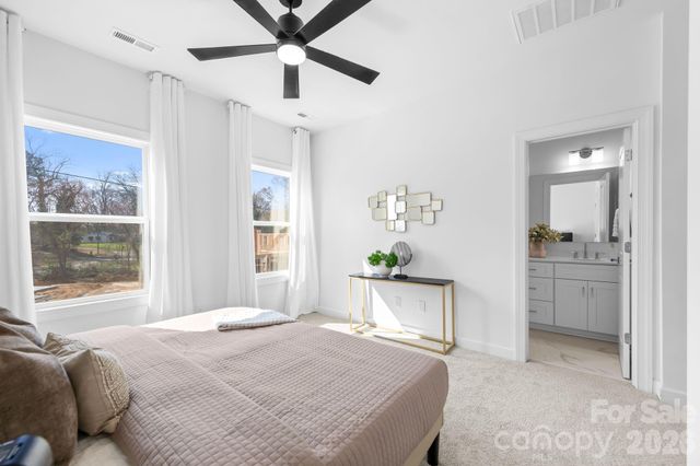 3920 Hager Drive, Charlotte, NC 28208