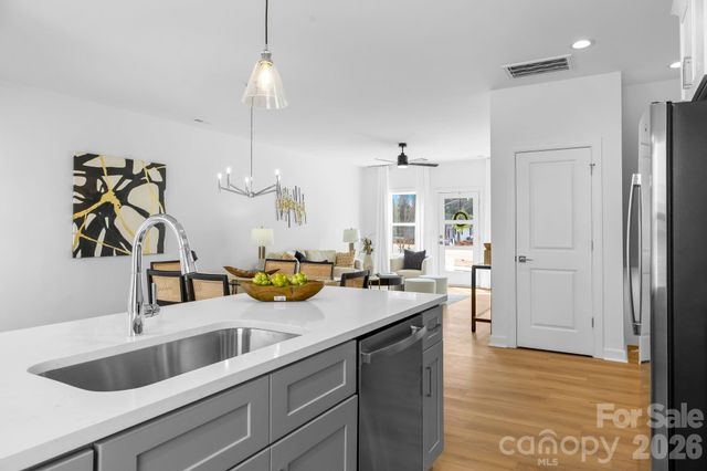 3920 Hager Drive, Charlotte, NC 28208