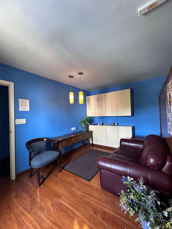 72C Franklin Avenue 2 FL, Franklin Square, NY 11010 — photo 2
