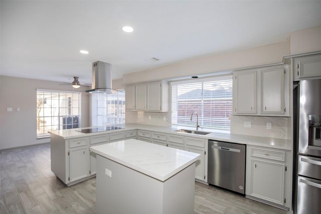 2108 Olympic Drive, League City, TX 77573
