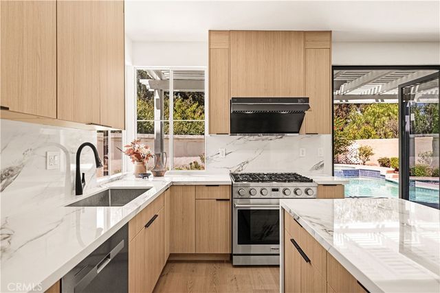 37 Festivo, Irvine, CA 92606