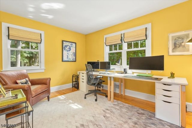 17 Old Oak Dr, New Providence Boro, NJ 07901