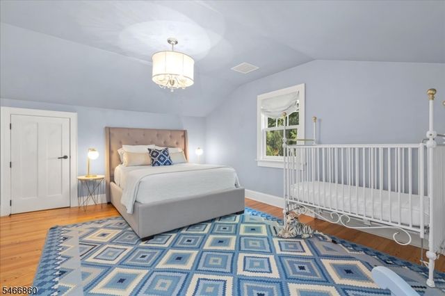 17 Old Oak Dr, New Providence Boro, NJ 07901