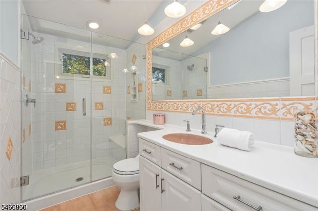 17 Old Oak Dr, New Providence Boro, NJ 07901
