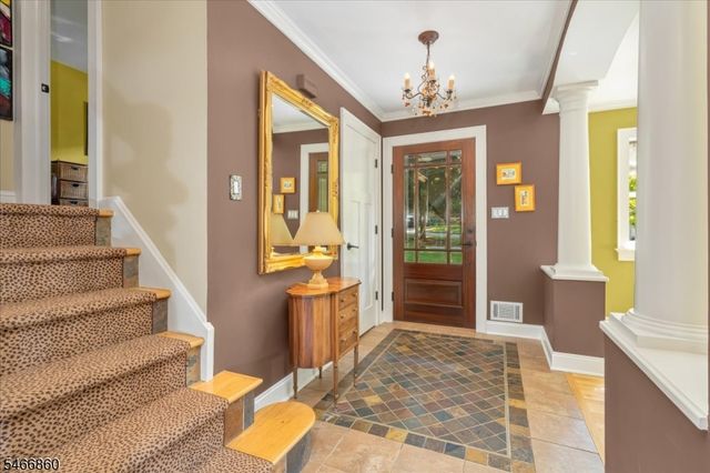 17 Old Oak Dr, New Providence Boro, NJ 07901