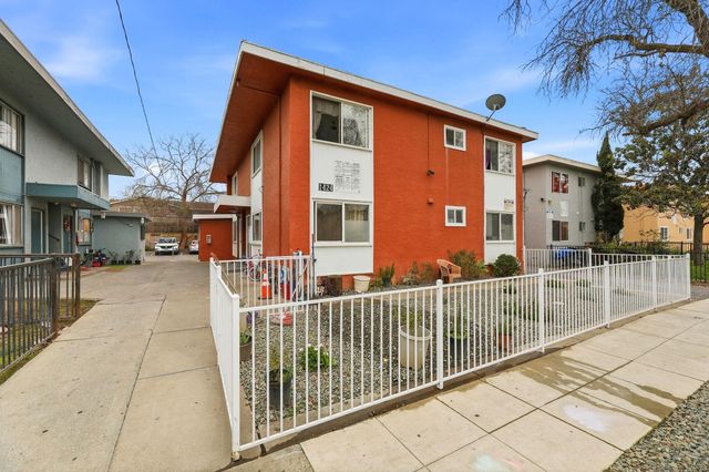 1424 Carnelian Dr, San Jose, CA 95122