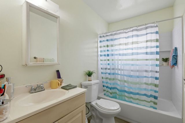 1424 Carnelian Dr, San Jose, CA 95122