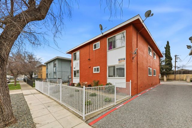 1424 Carnelian Dr, San Jose, CA 95122